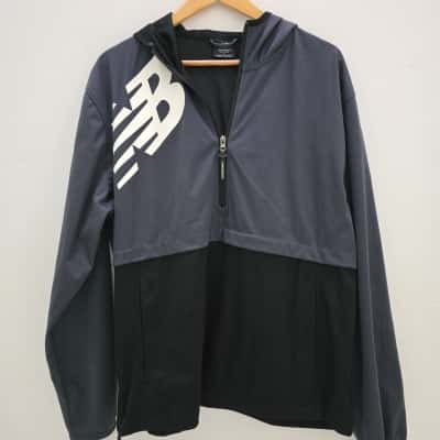 New Balance Womens  Top Size L Black  / Grey / White 