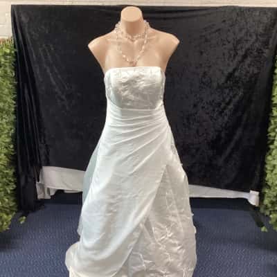  Womens  Size 10 Wedding Dress 