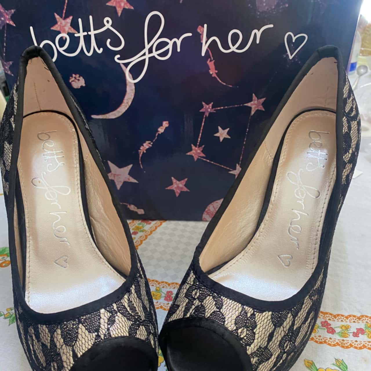 Betts Pisces peeptoe Womens Size 8 