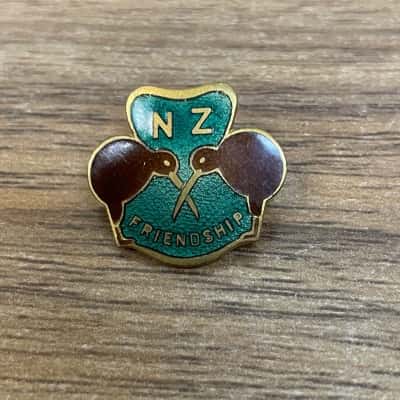 Vintage Girl Guide New Zealand Friendship Badge Lapel Pin