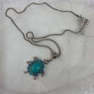 Womens Necklace Turquoise Turtle on 23cm chain