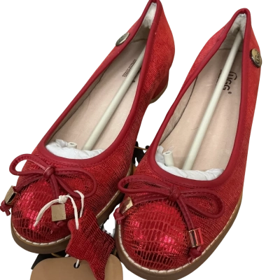 UGG Womens  Ballet Flats Red Size 36
