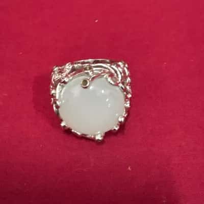  Women's Silver Tone Ring with a large Stone 