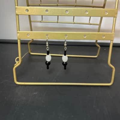  Unisex black and white beaded earrings