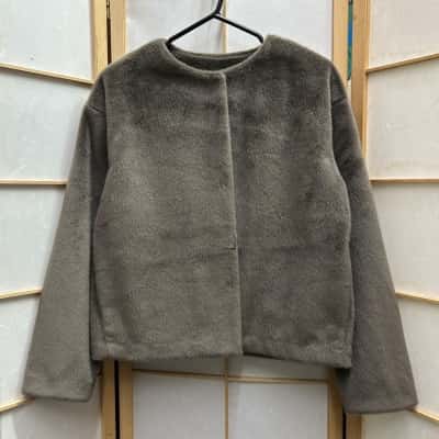 Uniqlo Women's  Size M Button Down Jacket/ Winter Jacket Grey 