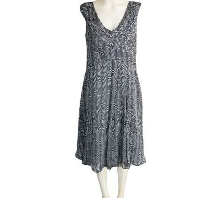 Vintage Diana Ferrari Womens  Size 12 Casual Dress Black  / White 