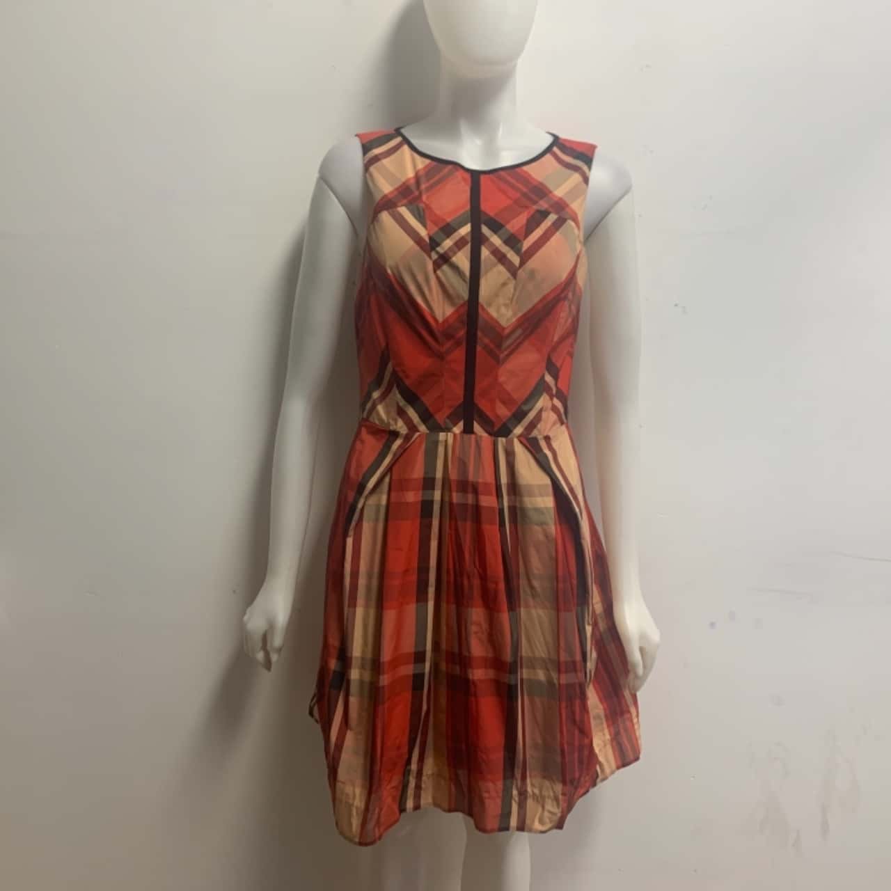 cue red dress