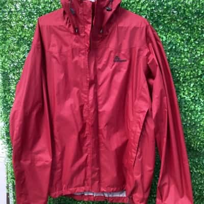 Macpac Mens  Size XL Front Zipper Red jacket