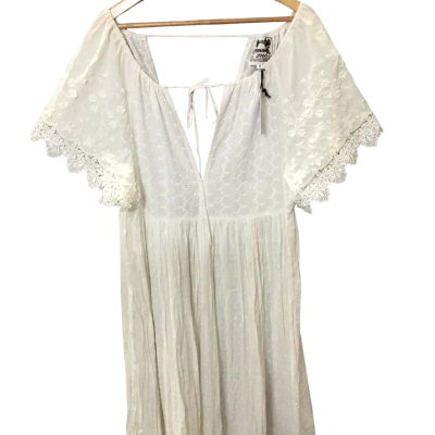 Women’s Size M White Jaase Lace Maxi Dress 