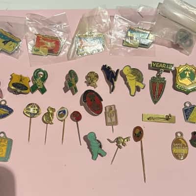 Mixed / Miscellaneous Badge Bundle - 30 Pieces