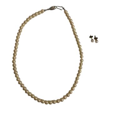  Womens Faux Pearl Necklace & Stud Earrings 