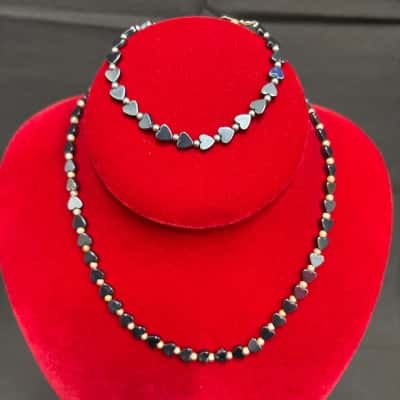  Women's Heart Shapes Bracelet / Necklace Set made of Hematite 