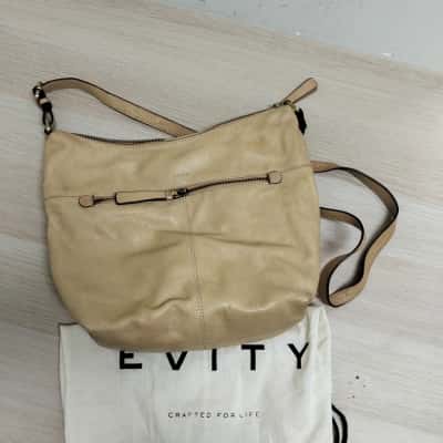 Evity Leather Bag with Flaw Inner Bag GUC 