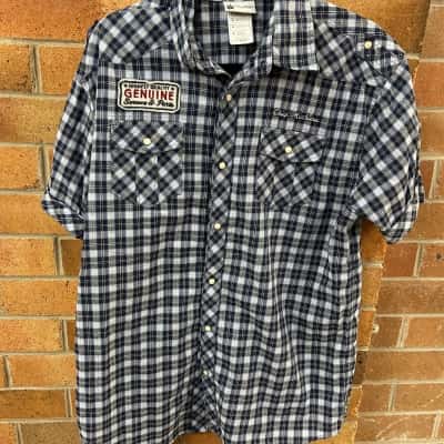 Disney Parks Mens  Size M Short Sleeve Shirt 