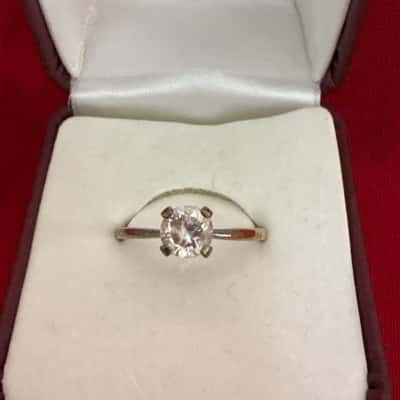 Avon Women's Solitaire Ring featuring a Single Central Stone