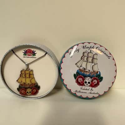 Junky umph tallship skull pirates Necklace 