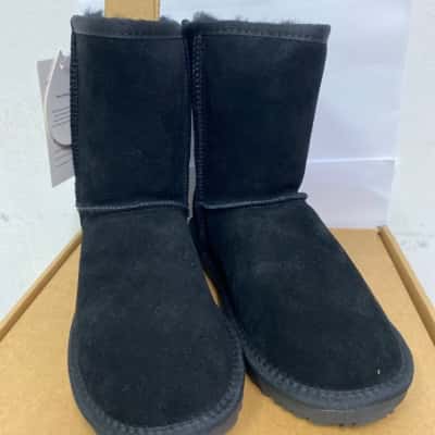  Womens  Size 37 / 6 Boots Black  