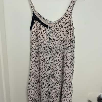 Pink Stitch Women's Size 6 Shoestring Strap Top Black / Cream 