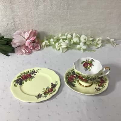 Vintage Queen Anne Yellow / Fruit Pattern Bone China Scalloped Cup Saucer & Plate