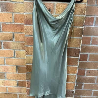 Yours truly Womens  Size 10 Olive Hi Lo Midi Dress 