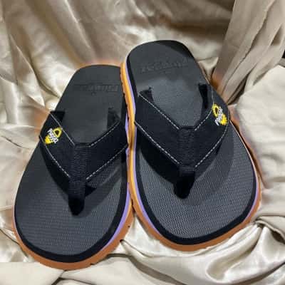  Pluggaz Mens Thongs  Size 8 Black  