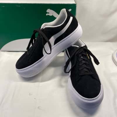 Puma Womens  Size 41 Sneakers Black  / White 