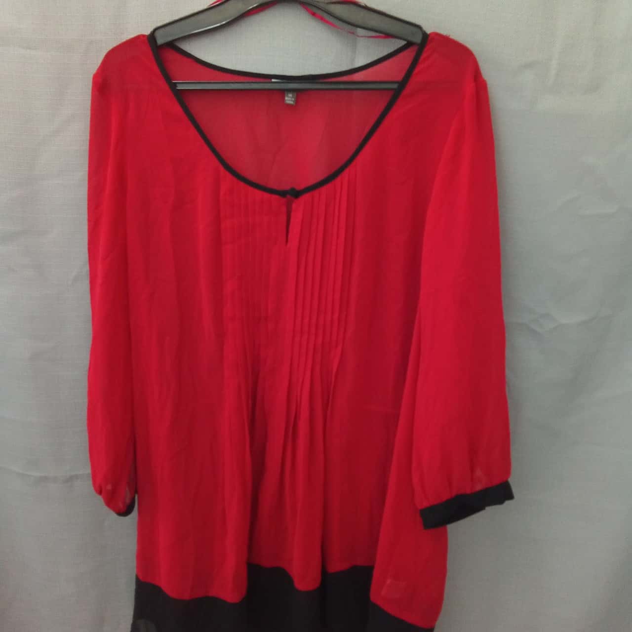 red top size 18