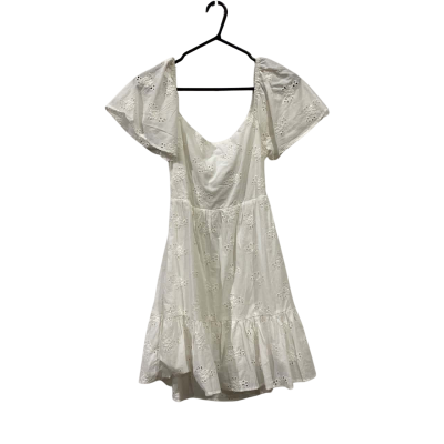 Ghanda Womens  Size M White 