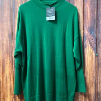 Jane Lamerton  Size 16 Green jumper new 