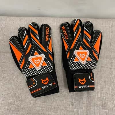 WVVOU Kids Sports Gloves Black/Fluro Size 5