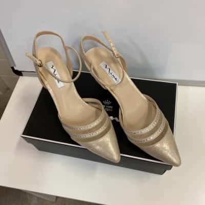 BNWT NINA Womens  Size 9 Heels Gold 