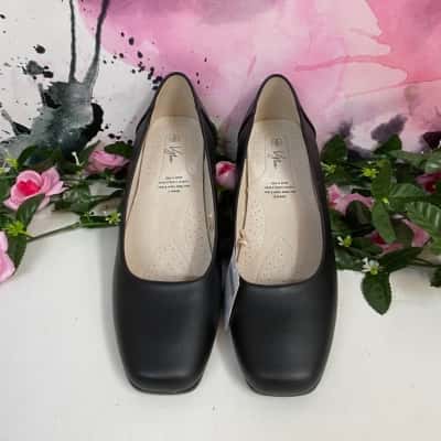 Vybe Natalie 2 Black Heels -  Size 9