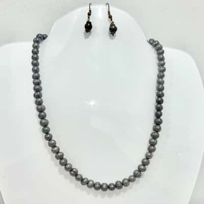 Vintage  Pearl Necklace w/ Matching Pearl Earrings 