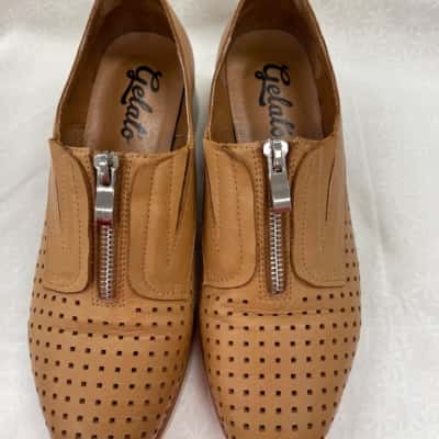  Women’s  GELATO Size 38 Flats Beige / Brown 