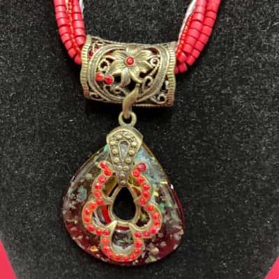  Women's Chunky Boho Style Red & Gold Coloured Flecks in Acrylic Necklace 