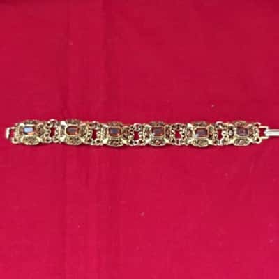  Womens Vintage Victorian Gold Tone Bracelet / Clip On Earrings 