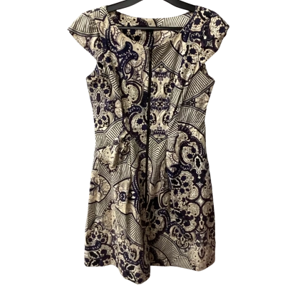 Cue in the city Womens  Size 12 Casual Dress 97% cotton J