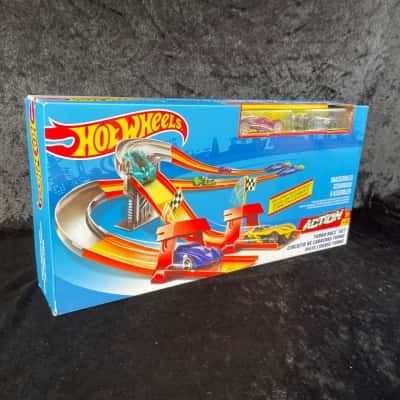 Hot Wheels Turbo Race Set. New