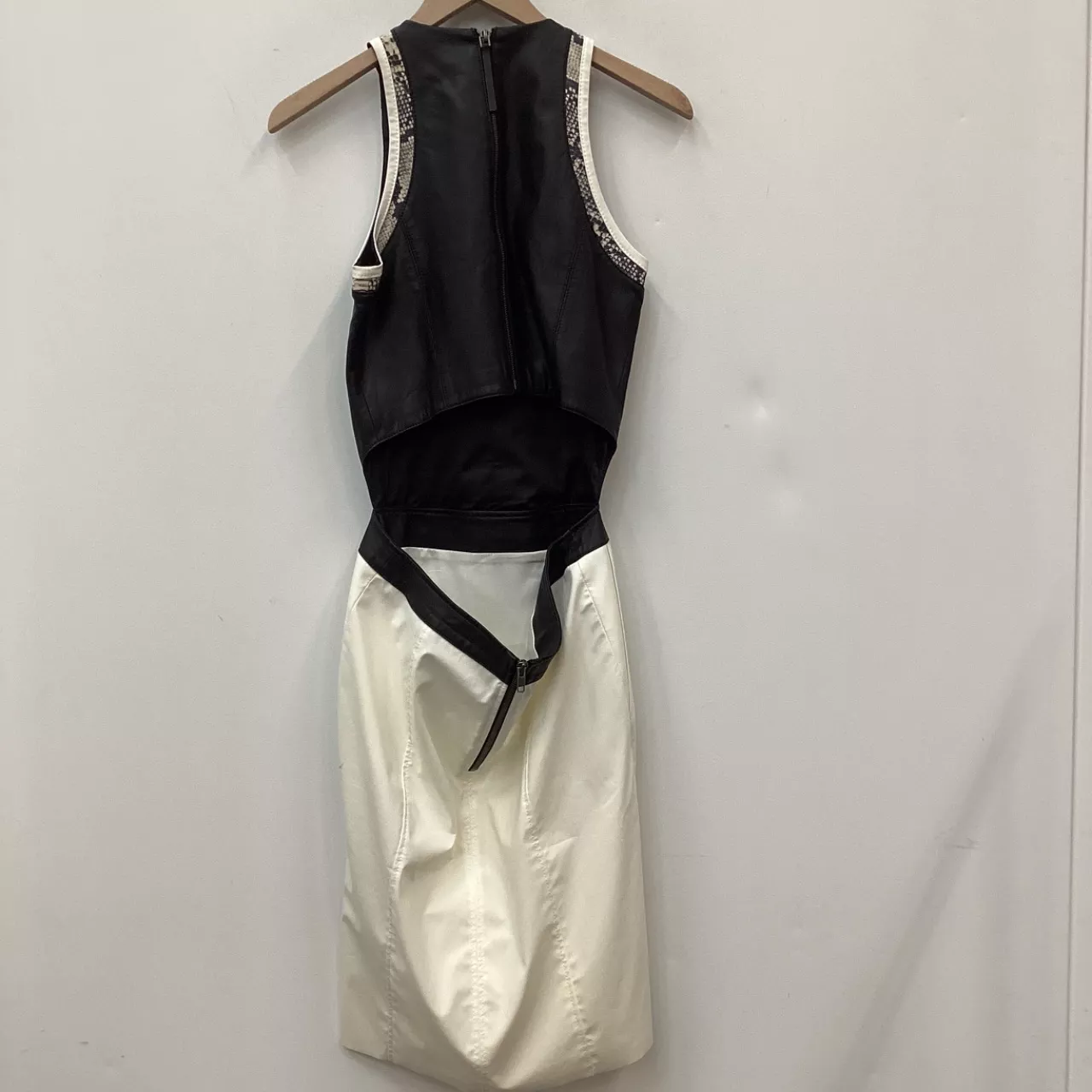 helmut lang black and white dress HELMUT LANG FLEX SUITING WHITE LEATHER TRIM CUT OUT WAIST BLACK DRESS sz 2
