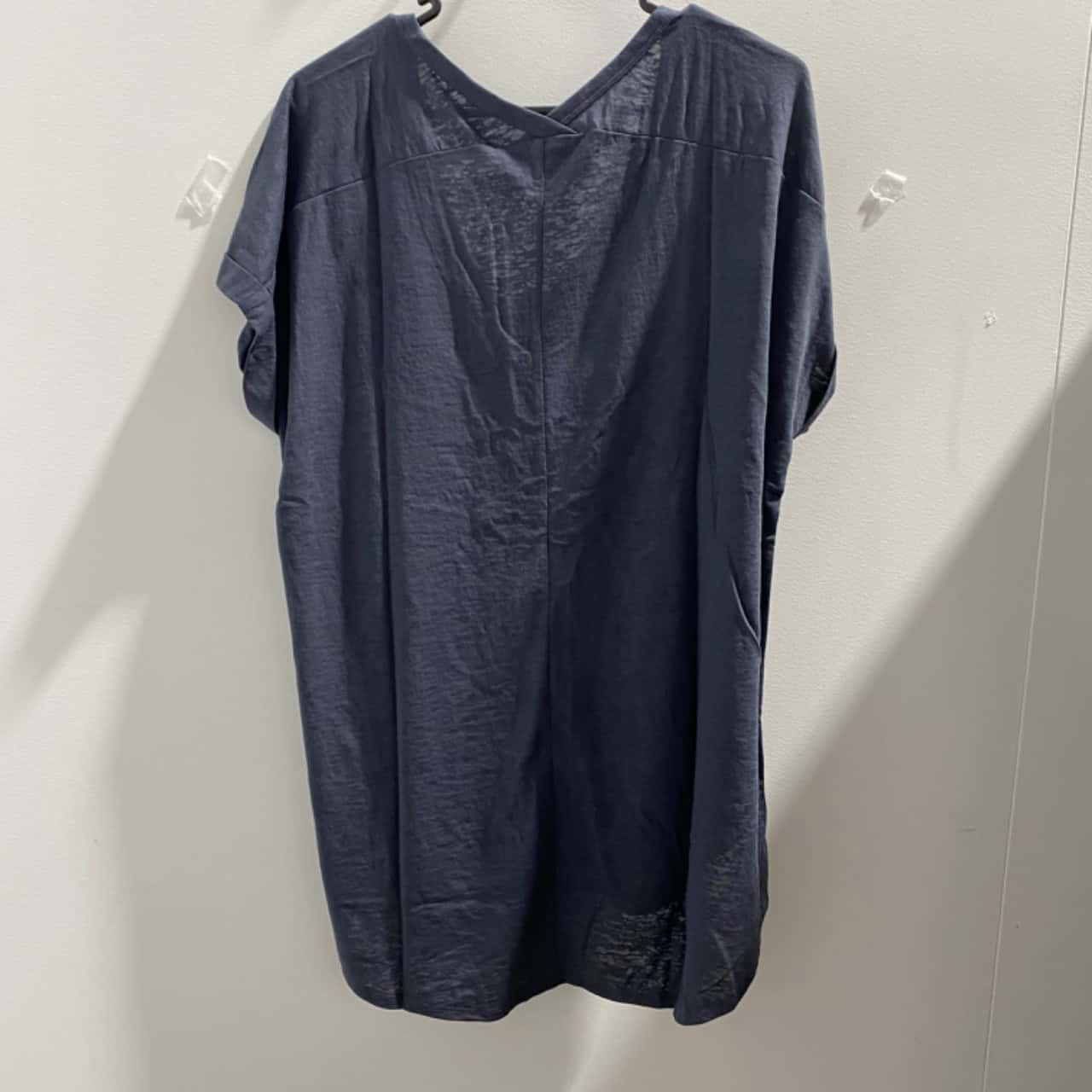 BNWT Decjuba Womens Size M California Stud Boyfriend Tshirt Navy Blue