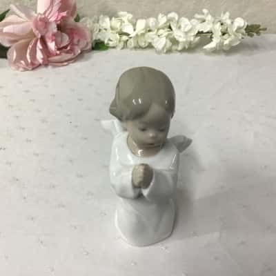 Vintage Lladro Daisa Angel Kneeling & Praying Porcelain Figurine