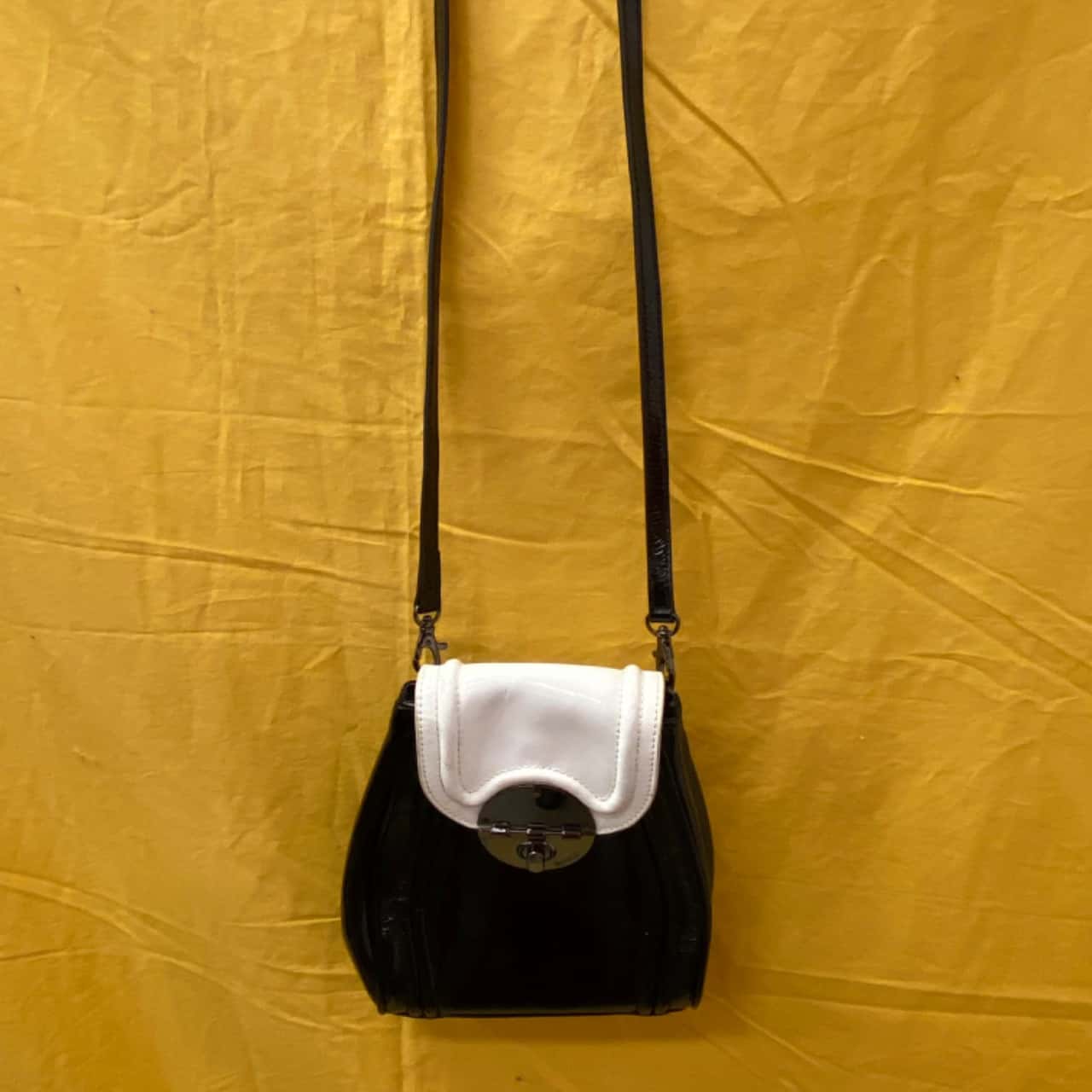 Mimco Womens Cross Body Bag Black / White (s)