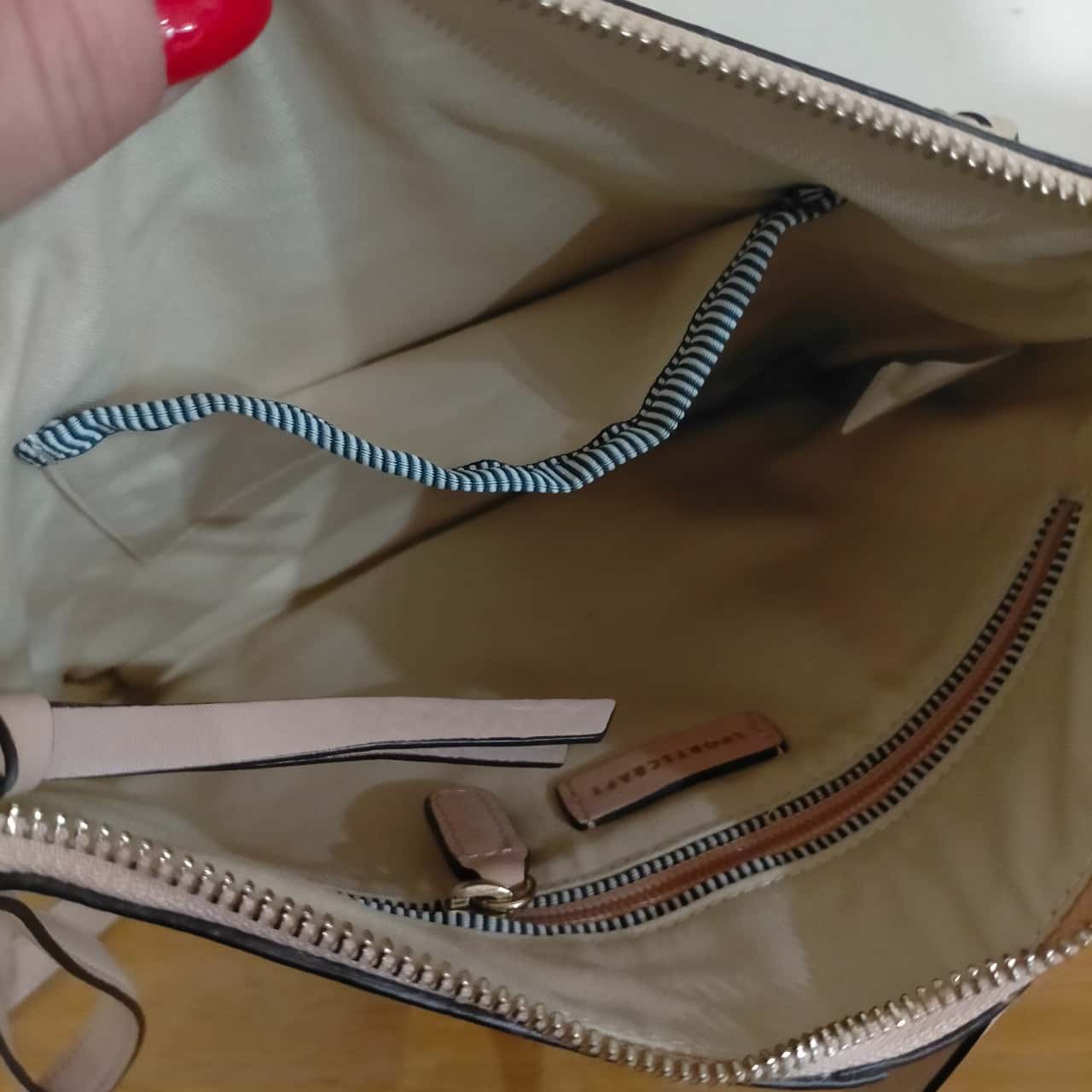 AS NEW Sportscraft Leather Handbag (s)