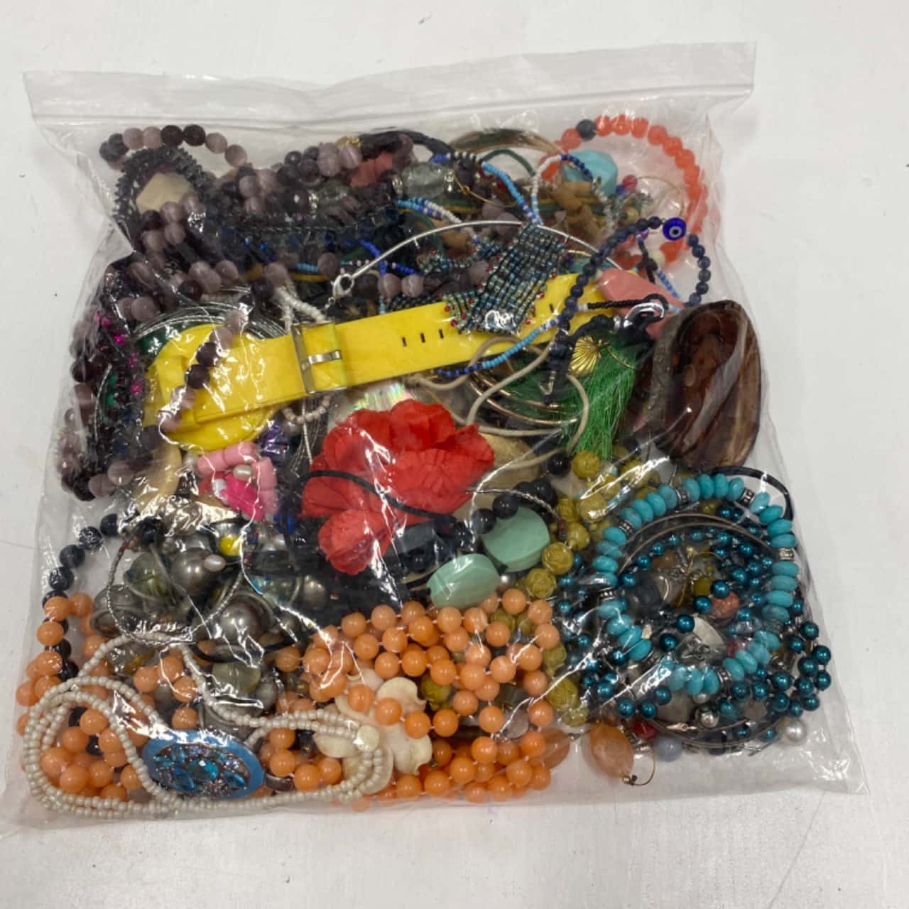 Assorted Jewellery (s)