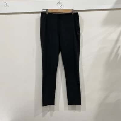 Witchery Womens  Size 8 Ankle Length Pants Black  