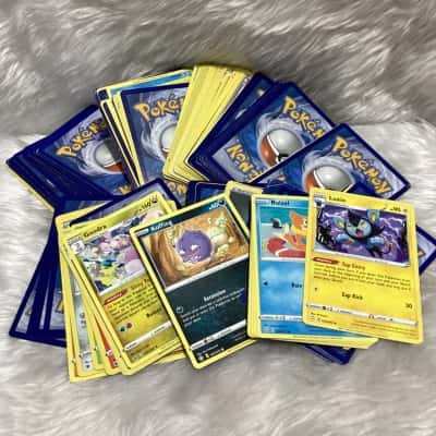 Mixed lot Pokemon 