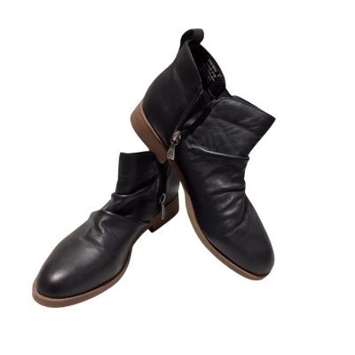 Hush Puppies Womens  Size 7 Black  Leather Flat Boots