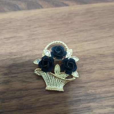 Black Flower Golden Brooch