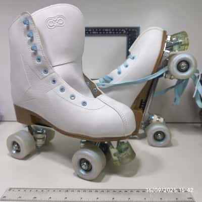 Gold Cross Roller Skates Size 7-10 Pre Owned 