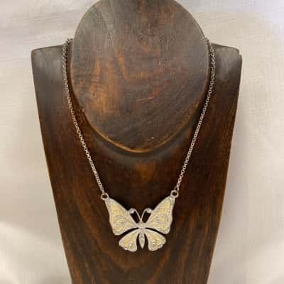  Womens Lovisa Necklace With Cream / Silver Butterfly Pendant